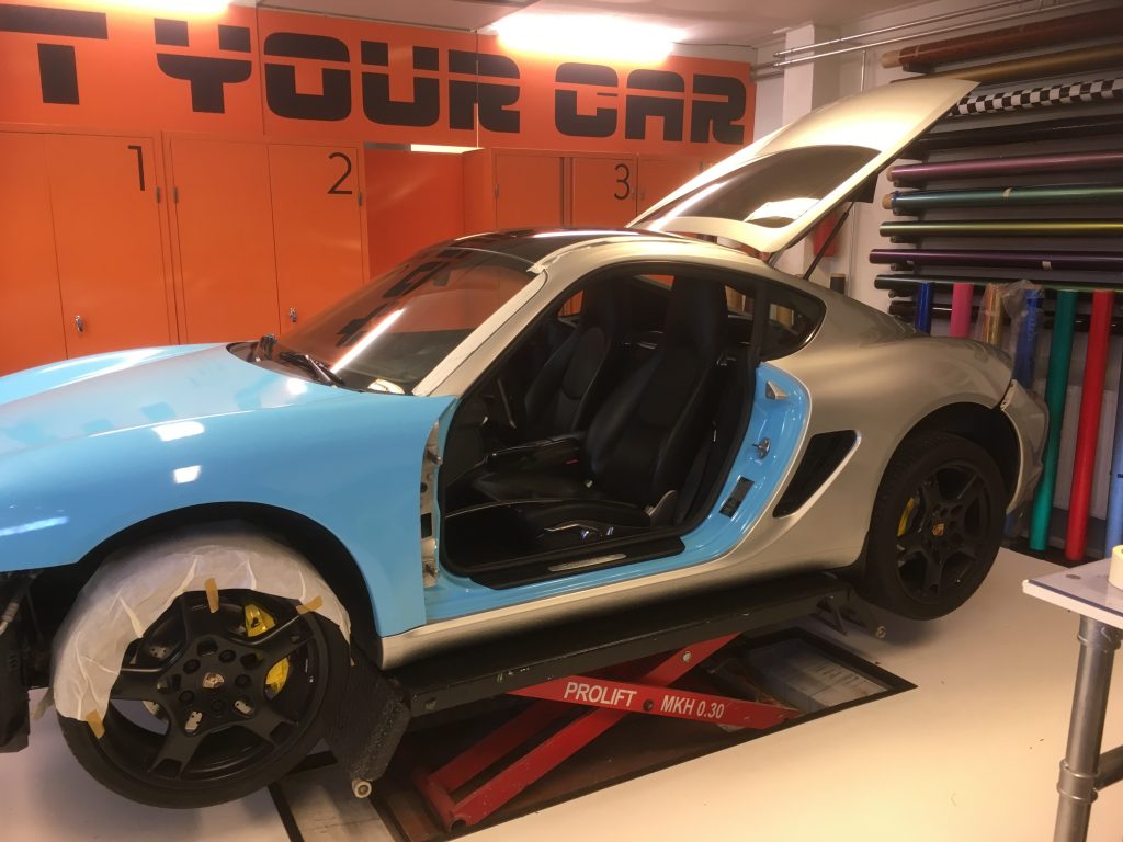 Porsche Cayman autowrappen blauw